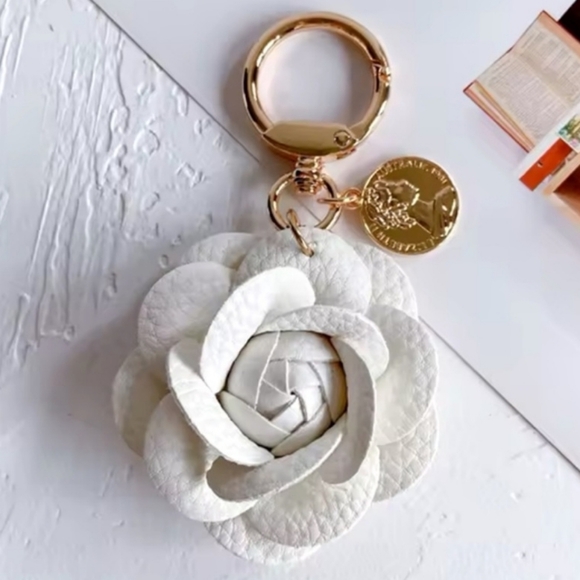 Camellia Faux Leather Bag Charm - Picture 3 of 3